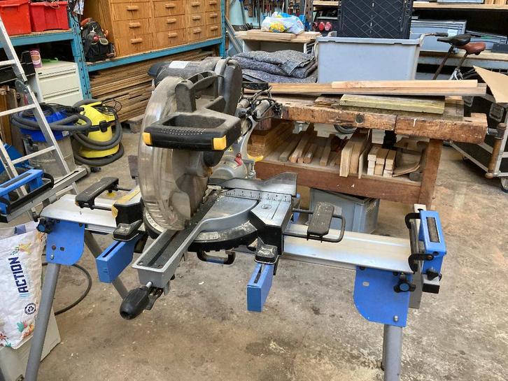 Groot model afkortzaag, Doe-het-zelf en Verbouw, Gereedschap | Zaagmachines, Zo goed als nieuw, Afkortzaag, 1200 watt of meer