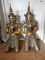 2 Tempelwachters uit Thailand,  Temple Guards, Ophalen