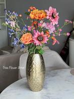 Zijden boeket inclusief vaas Nieuw, Huis en Inrichting, Woonaccessoires | Kunstplanten en Kunstbloemen, Binnen, Triesflowerartist@outlook.com