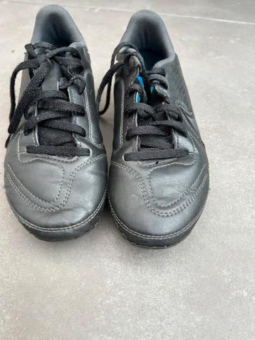 Voetbalschoenen Nike nog in goed staat maat 35 beschikbaar voor biedingen