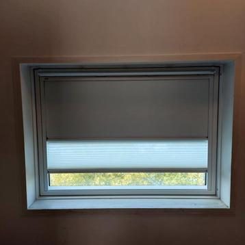 Velux Dakraam Rolgordijn - Perfecte Verduistering beschikbaar voor biedingen