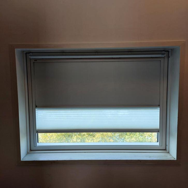 Velux Dakraam Rolgordijn - Perfecte Verduistering, Huis en Inrichting, Stoffering | Gordijnen en Lamellen, Zo goed als nieuw, 100 tot 150 cm