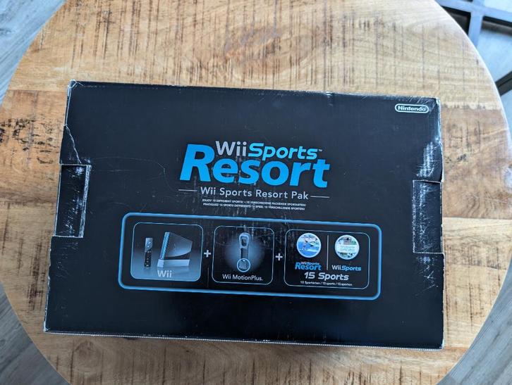 Nintendo Wii Zwart (Wii Sports Resort Pack), Spelcomputers en Games, Spelcomputers | Nintendo Wii, Gebruikt, Met 2 controllers