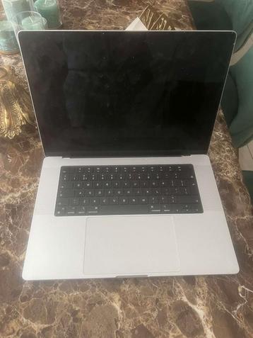 Macbook pro 2023 16 inch m3 pro 512gb 36gb ram  beschikbaar voor biedingen