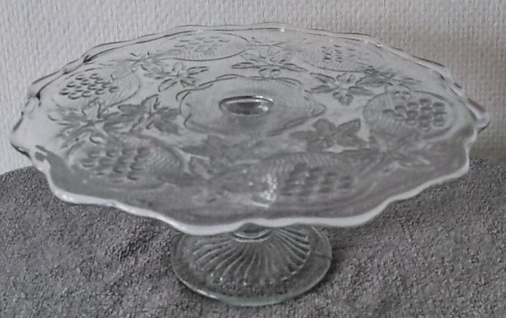 Glazen taartschaal / taartplateau op gedraaide voet, Antiek en Kunst, Antiek | Glas en Kristal, Ophalen of Verzenden