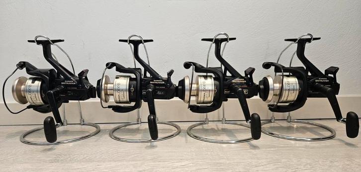 4 Shimano 3500B, Watersport en Boten, Hengelsport | Karpervissen, Zo goed als nieuw, Ophalen of Verzenden
