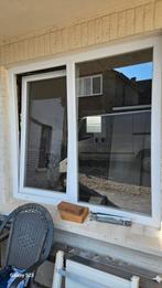 2 Kunststof Raamkozijnen met Draai-Kiep, Doe-het-zelf en Verbouw, Glas en Ramen, Ophalen, Gevelraam of Ruit, Gebruikt, 120 tot 160 cm