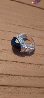 Antieke, zilveren ring met gefacetteerde onyx, maat 16,5.