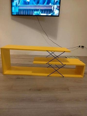 Tv meubel Kaatsheuvel beschikbaar voor biedingen