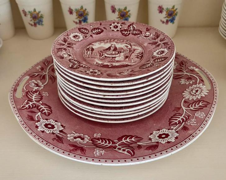 Taartbord + gebaksbordjes teadrinker rood Maestricht, Antiek en Kunst, Antiek | Servies los, Ophalen of Verzenden