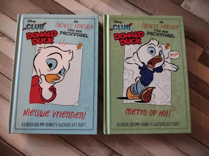 2 Donald Duck Club boeken - Harde kaft z.g.a.n., Boeken, Stripboeken, Zo goed als nieuw, Meerdere stripboeken, Ophalen