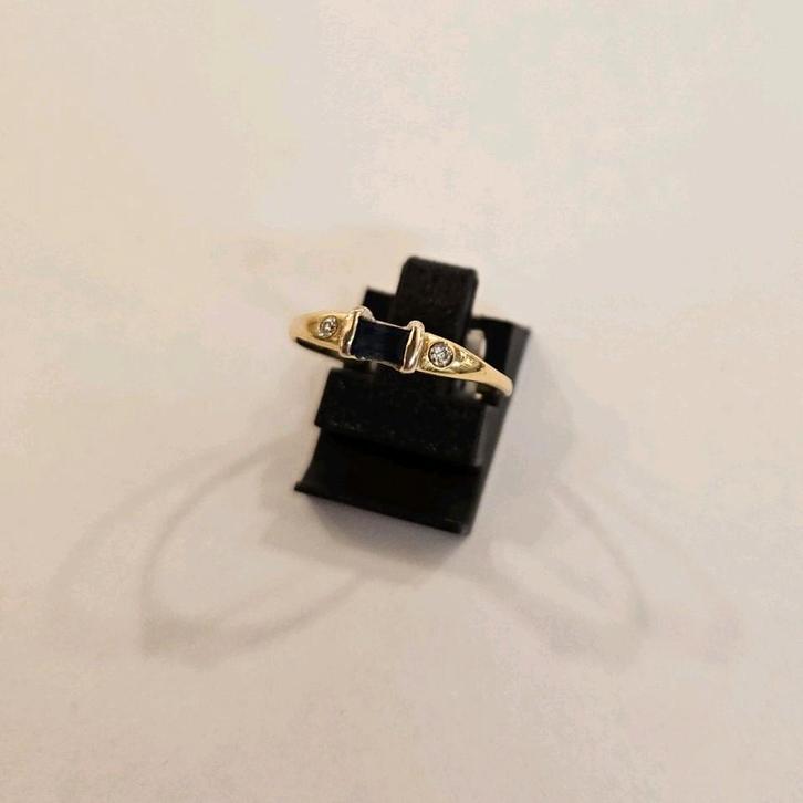 14 karaats gouden ring bezet met Blauwe Saffier en Diamant, Sieraden, Tassen en Uiterlijk, Ringen, Zo goed als nieuw, Dame, 17 tot 18