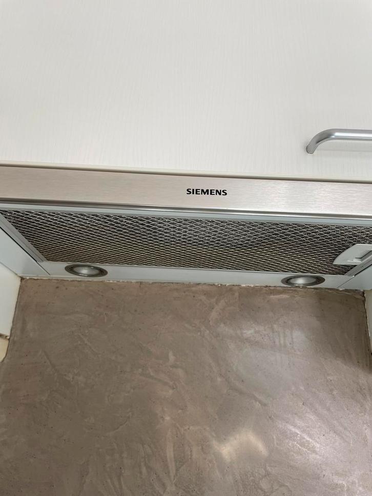 Afzuigkap Siemens, Witgoed en Apparatuur, Afzuigkappen, Gebruikt, Inbouw, Vlakschermkap, 200 tot 400 m³ per uur, Motor, Ophalen