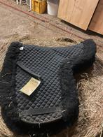 Zadelvorm bont dekje full dressuur, Dieren en Toebehoren, Paarden en Pony's | Dekens en Dekjes, Ophalen, Zo goed als nieuw