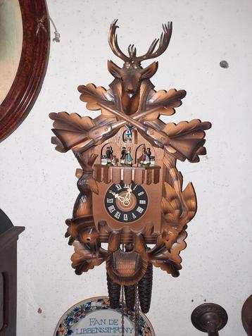 Houten Koekoeksklok met Jachtmotief beschikbaar voor biedingen