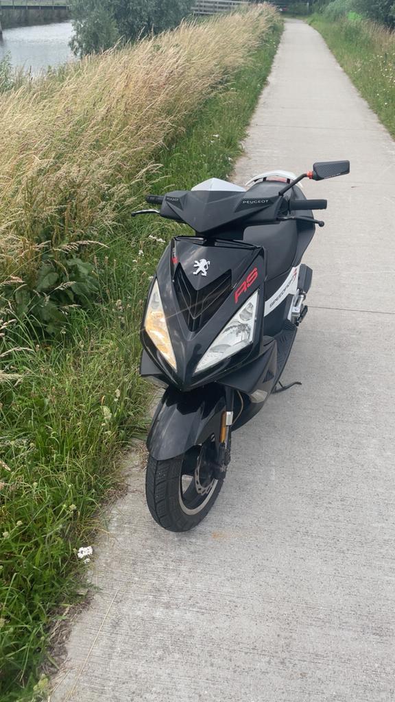 Speedfight 3, Fietsen en Brommers, Scooters | Peugeot, Zo goed als nieuw, Speedfight, Maximaal 45 km/u, Benzine, Ophalen