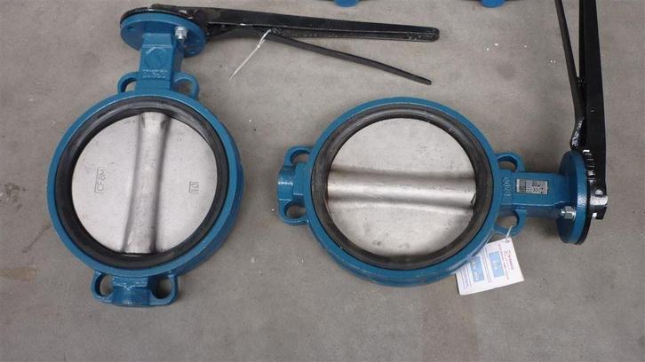 242. Vlinderkleppen, Huis en Inrichting, Badkamer | Badtextiel en Accessoires, Nieuw, Handdoek, Ophalen of Verzenden