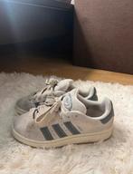 Beige adidas campus., Kleding | Heren, Schoenen, Ophalen of Verzenden, Zo goed als nieuw, Overige kleuren