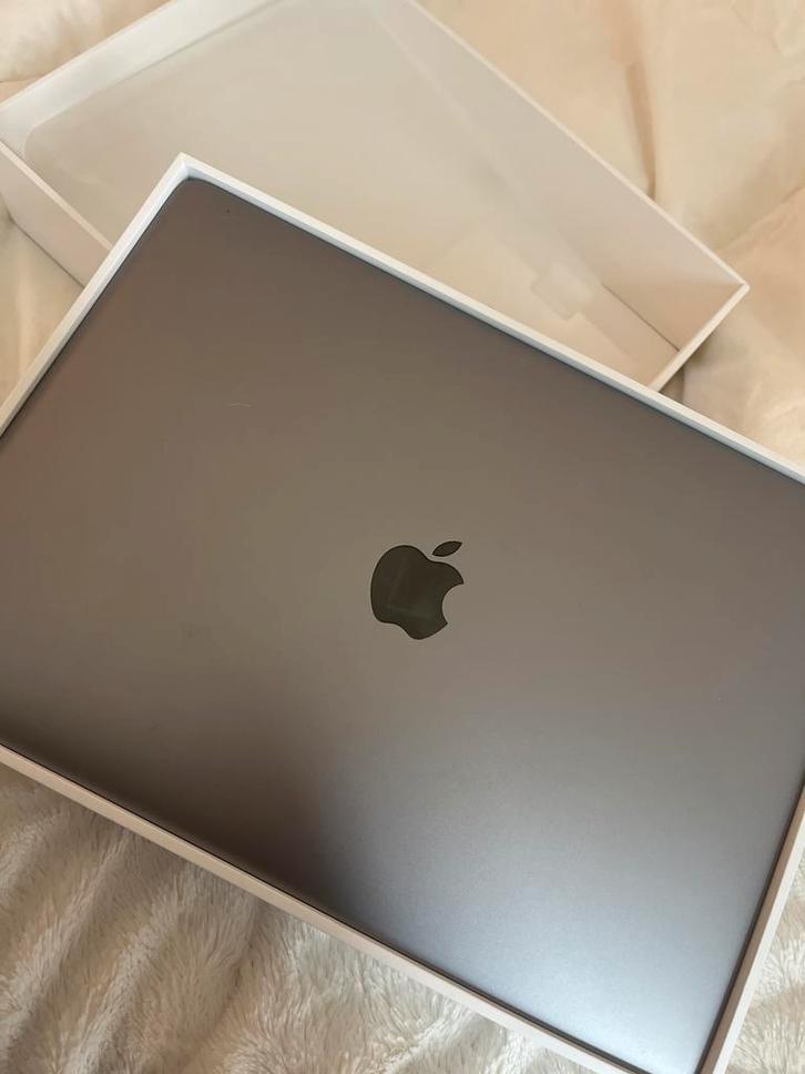 MacBook Air (2020) M1Chip, Computers en Software, Apple Macbooks, Zo goed als nieuw, MacBook, 13 inch, Onbekend, 8 GB, Qwerty