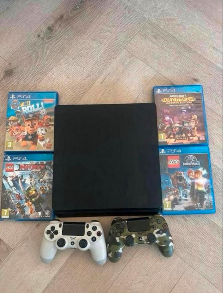 Ps4 - 4 games - 2 controllers - in goede staat!, Spelcomputers en Games, Spelcomputers | Sony PlayStation 4, Zo goed als nieuw