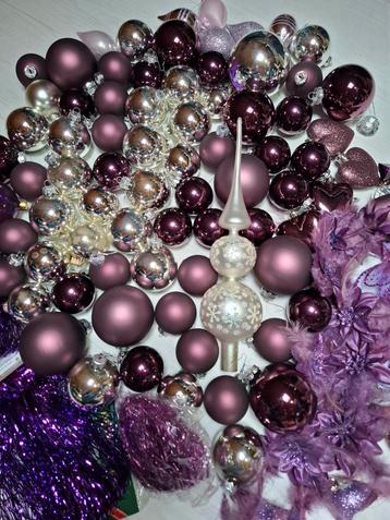 Glazen kerstballen paars zilver met piek en decoraties beschikbaar voor biedingen