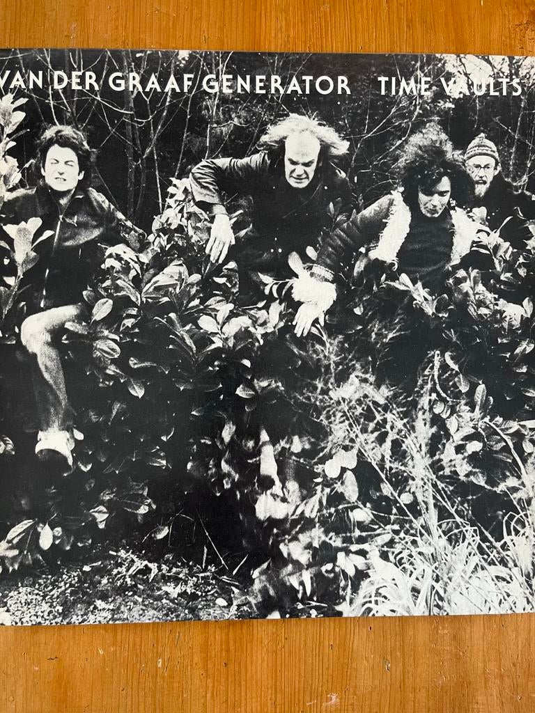 Van Der Graaf Generator - Time Vaults LP, Ophalen of Verzenden, Zo goed als nieuw, Progressive