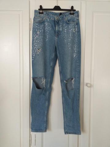 **Geweldige jeans van Divided (H&M) met studs, maat 38**. beschikbaar voor biedingen
