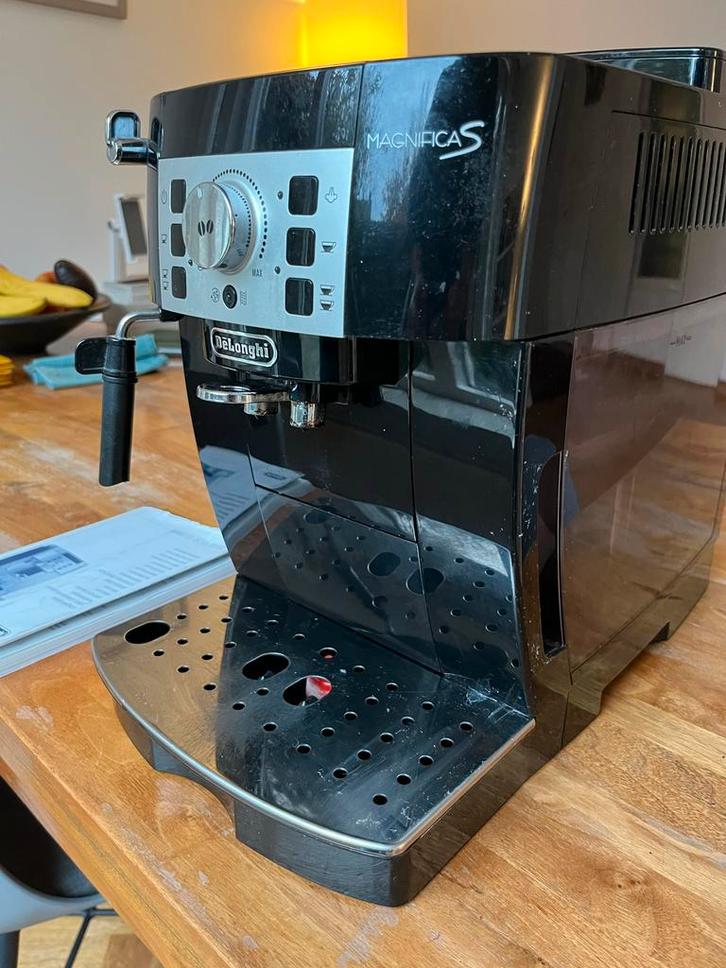 Delonghi Magnifica S - Goed Onderhouden!, Witgoed en Apparatuur, Koffiezetapparaten, Gebruikt, Koffiebonen, Espresso apparaat
