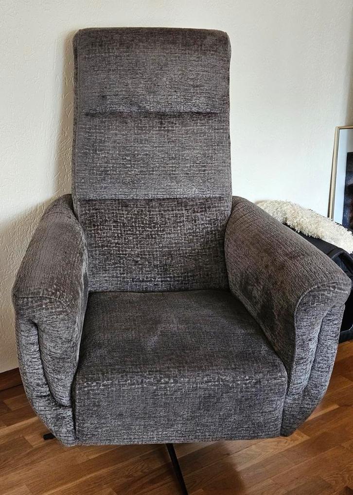 Fauteuil Cas,  moderne draaifauteuil kleur grijs, Huis en Inrichting, Fauteuils, Zo goed als nieuw, Stof, 50 tot 75 cm, 75 tot 100 cm