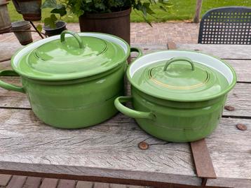Brocante set grote reseda groene emaille pannen beschikbaar voor biedingen