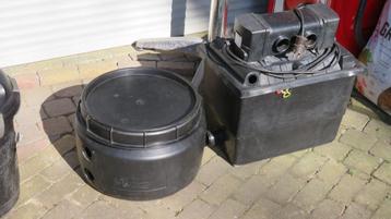2 Vijver (druk)filters met toebehoren. beschikbaar voor biedingen