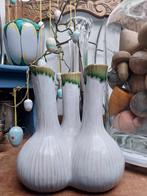 knoflook tulpenvaas / vaas, Wit, Aardewerk of Porselein, Ophalen of Verzenden, Zo goed als nieuw