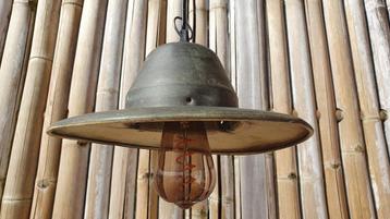 Prachtige klein Industrie lampje. beschikbaar voor biedingen