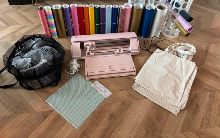 Silhouette cameo 5 met factuur, Hobby en Vrije tijd, Knutselen, Zo goed als nieuw, Gereedschap of Toebehoren, Ophalen