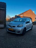 Toyota Aygo 1.0 12V Vvt-i 5DRS 2010 Grijs, Voorwielaandrijving, 4 stoelen, 68 pk, Origineel Nederlands