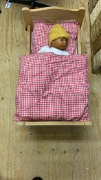 Houten Poppenbedje met Pop, Kinderen en Baby's, Speelgoed | Poppen, Ophalen of Verzenden, Gebruikt, Babypop