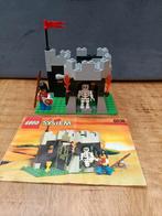 Lego System 6036 Skeletten Schuilplaats, Kinderen en Baby's, Speelgoed | Duplo en Lego, Ophalen of Verzenden, Zo goed als nieuw