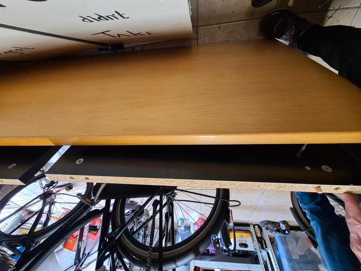 Bureau - gratis af te halen, Huis en Inrichting, Bureaus, Gebruikt, Ophalen