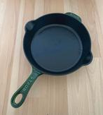Staub koekenpan - 22cm - Basilicum, Huis en Inrichting, Keuken | Potten en Pannen, Gietijzer, Nieuw, Ophalen of Verzenden, Keramische plaat