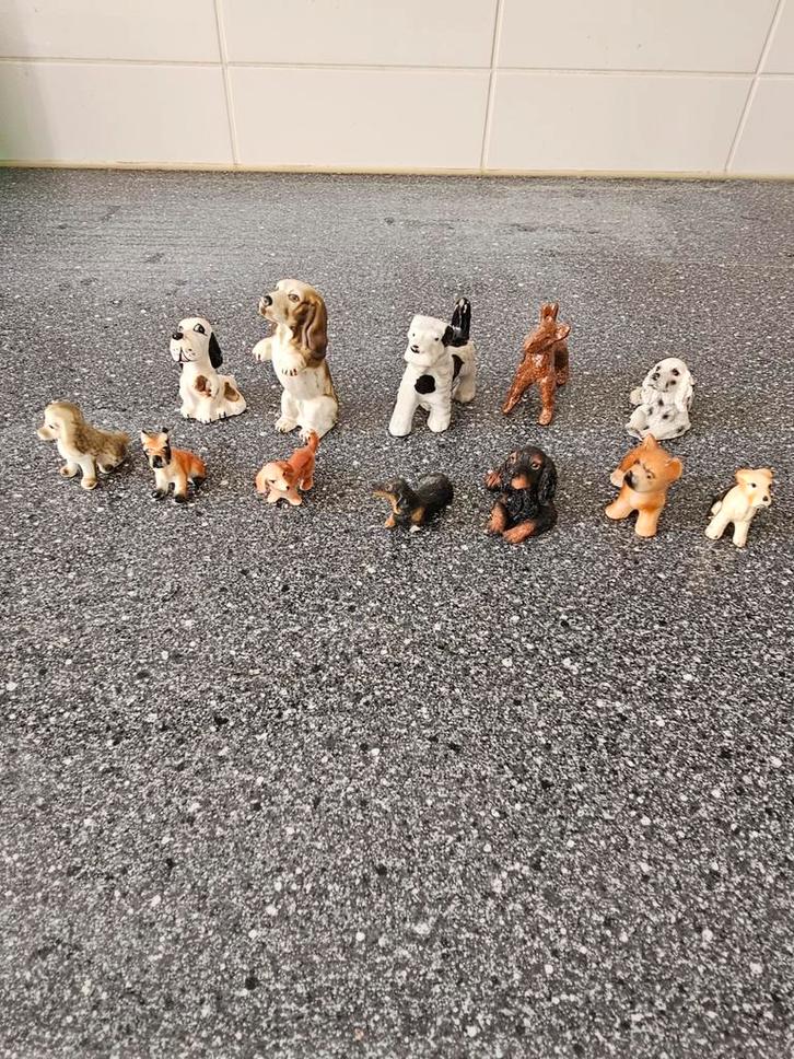 Porseleinen Hondjes hond hondje Verzameling (12 stuks), Antiek en Kunst, Antiek | Woonaccessoires, Ophalen of Verzenden