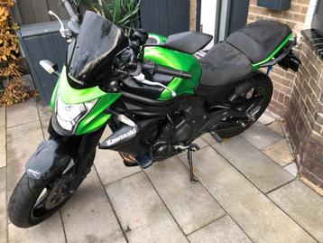 Te koop kawasaki ER6N. met div extras groen zwart orgineel beschikbaar voor biedingen