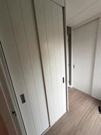 Witte schuifdeurkast 260h / 113b / 61d, Huis en Inrichting, Kasten | Kledingkasten, Ophalen, Overige materialen, 200 cm of meer