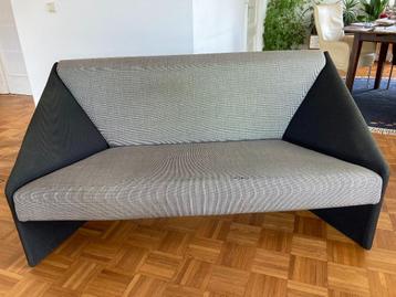 Vintage (1985) originele 'Gelderland' Design 2-zitsbank beschikbaar voor biedingen