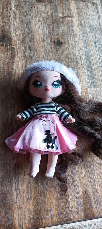  Lily Llama (Na! Na! Na! Surprise minipop) beschikbaar voor biedingen