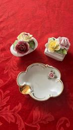 Decoratie porselein, wit/gekleurd, bloemen, Antiek en Kunst, Antiek | Servies los, Ophalen of Verzenden