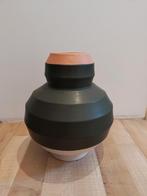 Groene vaas van Karwei, Huis en Inrichting, Ophalen of Verzenden, Minder dan 50 cm, Groen, Glas