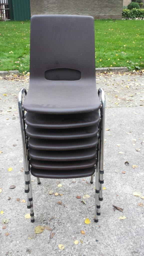 Te huur stapelbare stoelen, Hobby en Vrije tijd, Feestartikelen | Verhuur, Gebruikt, Overige, Ophalen