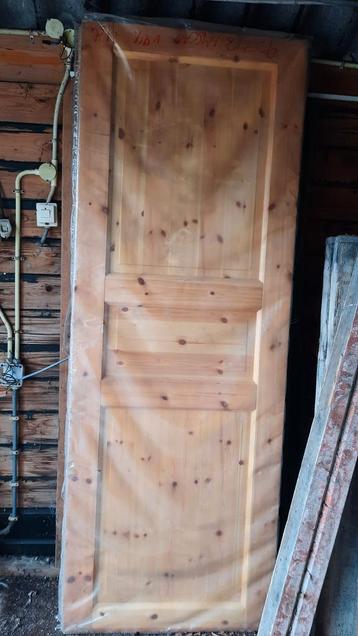 2x Massief Grenen Binnendeur met 3 panelen - Nieuw beschikbaar voor biedingen