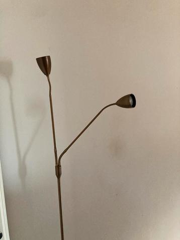 Vloerlamp bronskleur beschikbaar voor biedingen