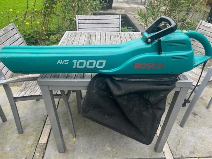 Bosch AVS 1000 bladblazer/zuiger, Tuin en Terras, Bladblazers, Gebruikt, Handgedragen, Elektrisch, Met opvangzak, Met zuigfunctie